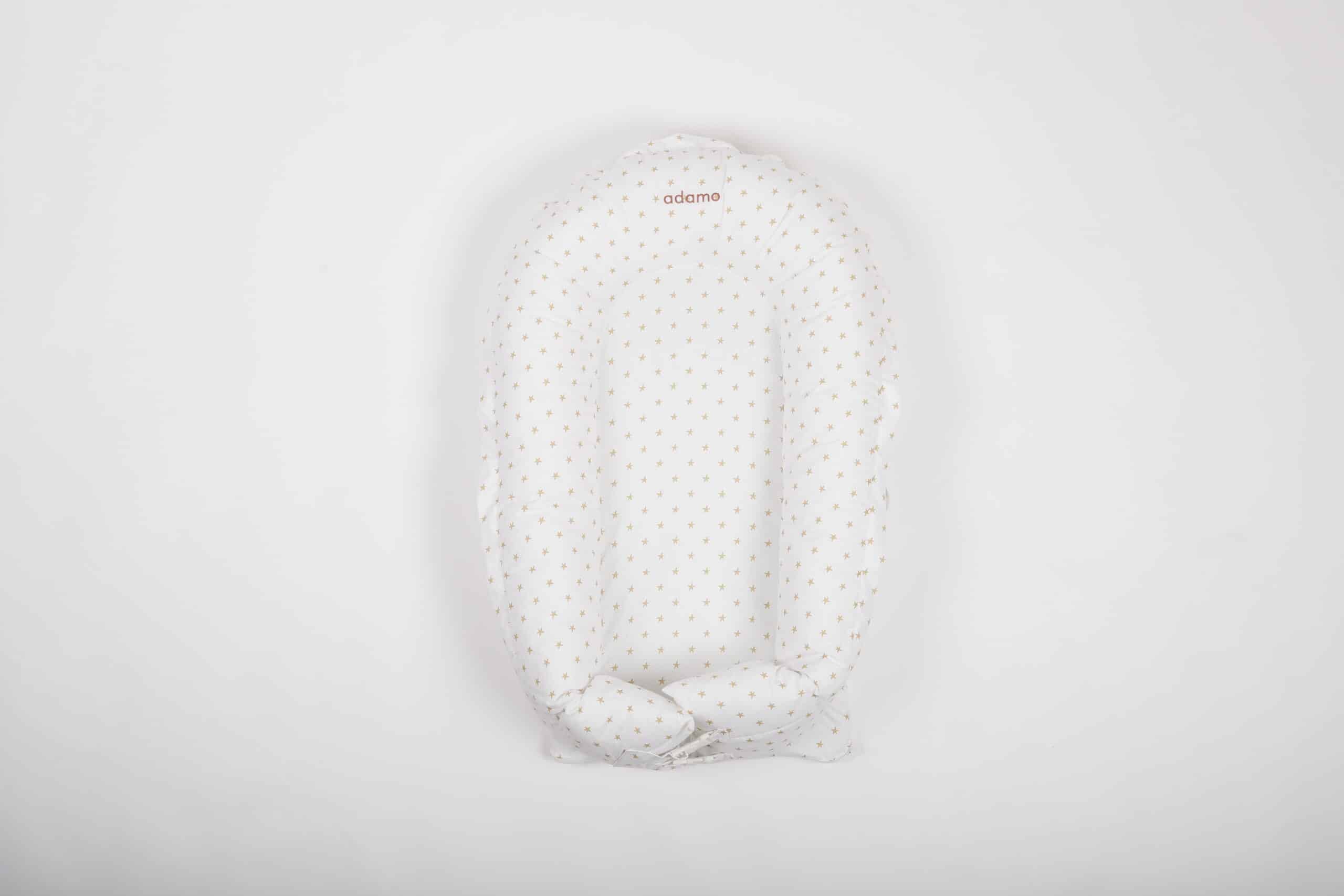 Adamo babafészek csillagom mintázattal